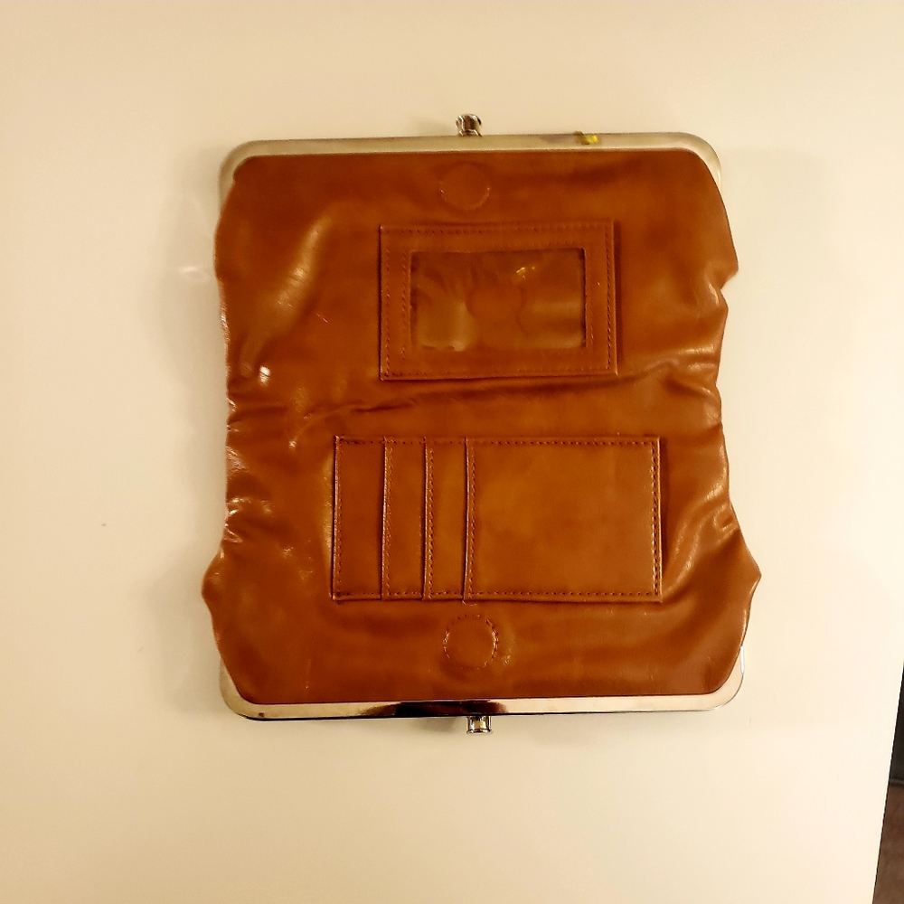 NWOT Wallet - Picture 4 of 7